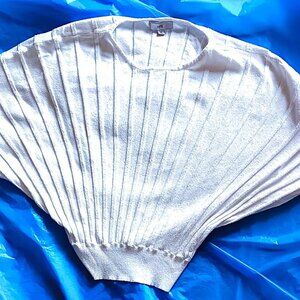 RIBBED ACCORDION-STYLE SUMMER WHITE COTTON TOP, SMALL